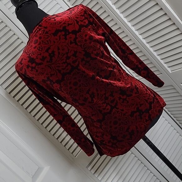 Holiday top red and black velvet top with side buckle details - Picture 4 of 7
